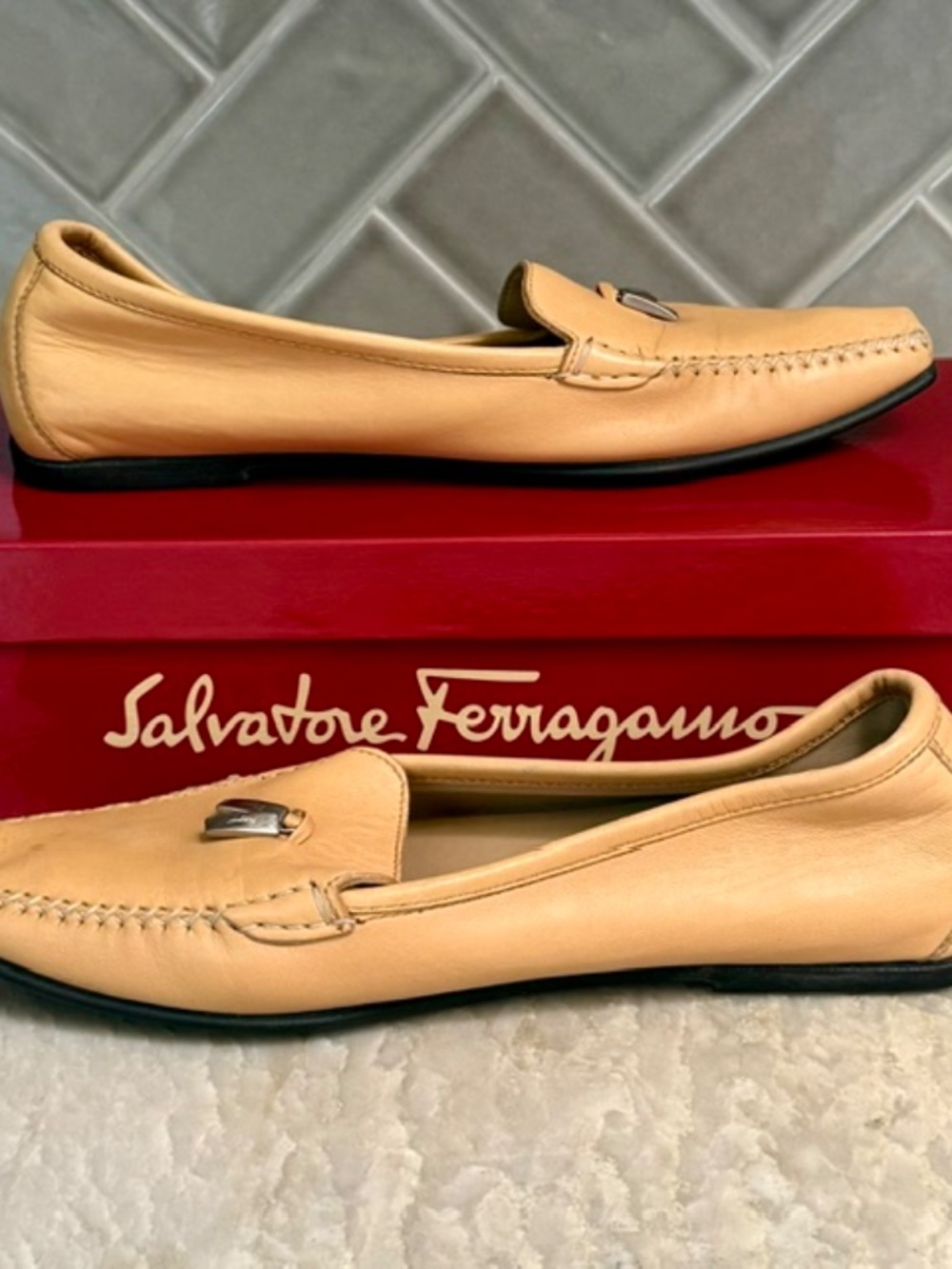 Salvatore Ferragamo  Womens Tan Leather Driving Loafers Size 8AA - Picture 6 of 9